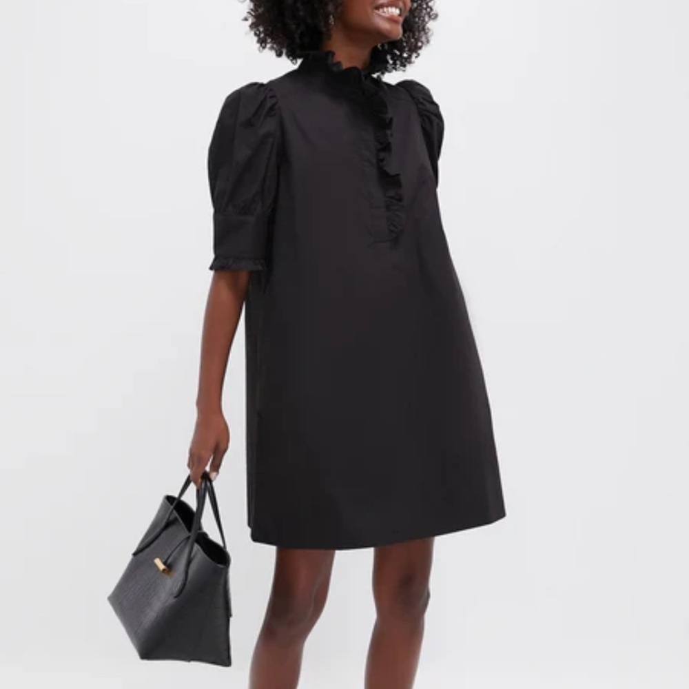 POMANDER PLACE
Black Gracelyn Mini Dress Sz M